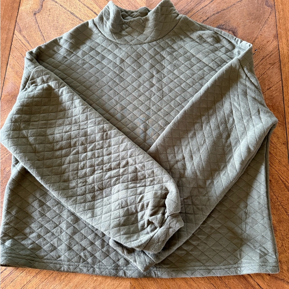 Sanctuary Quilted Olive Sweatshirt